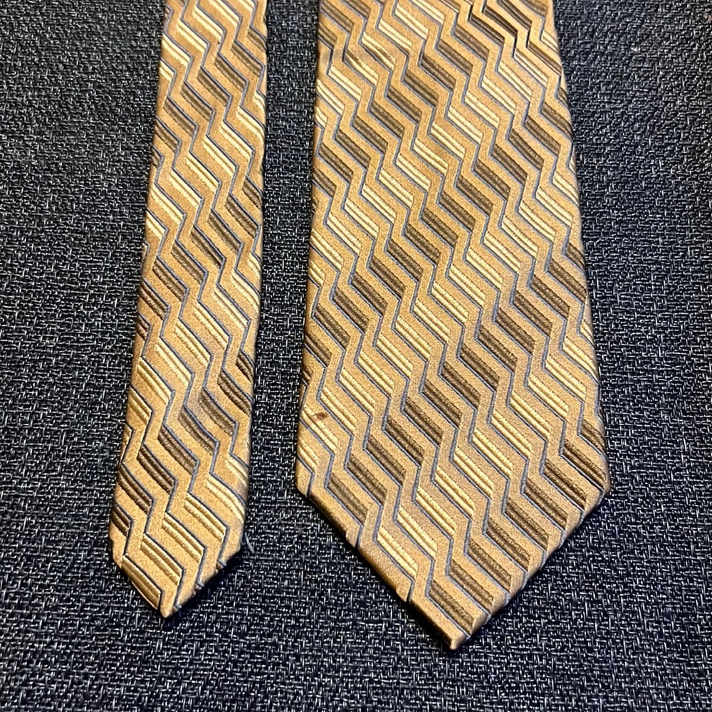 Ermenegildo Zegna Silk Tie in Gold/Yellow Pattern